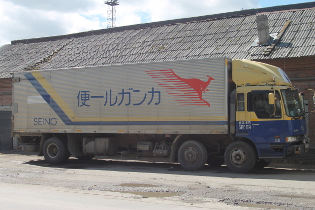 日本のトラックも大活躍